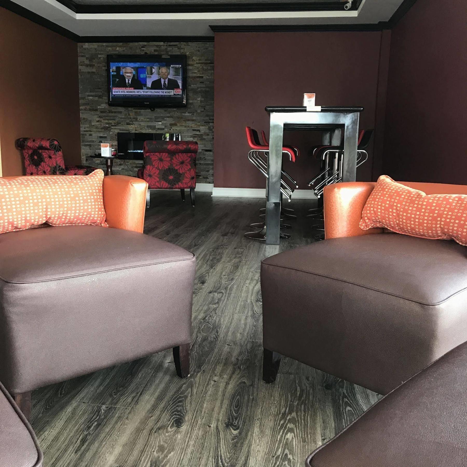 Milan Inn & Suites מראה חיצוני תמונה