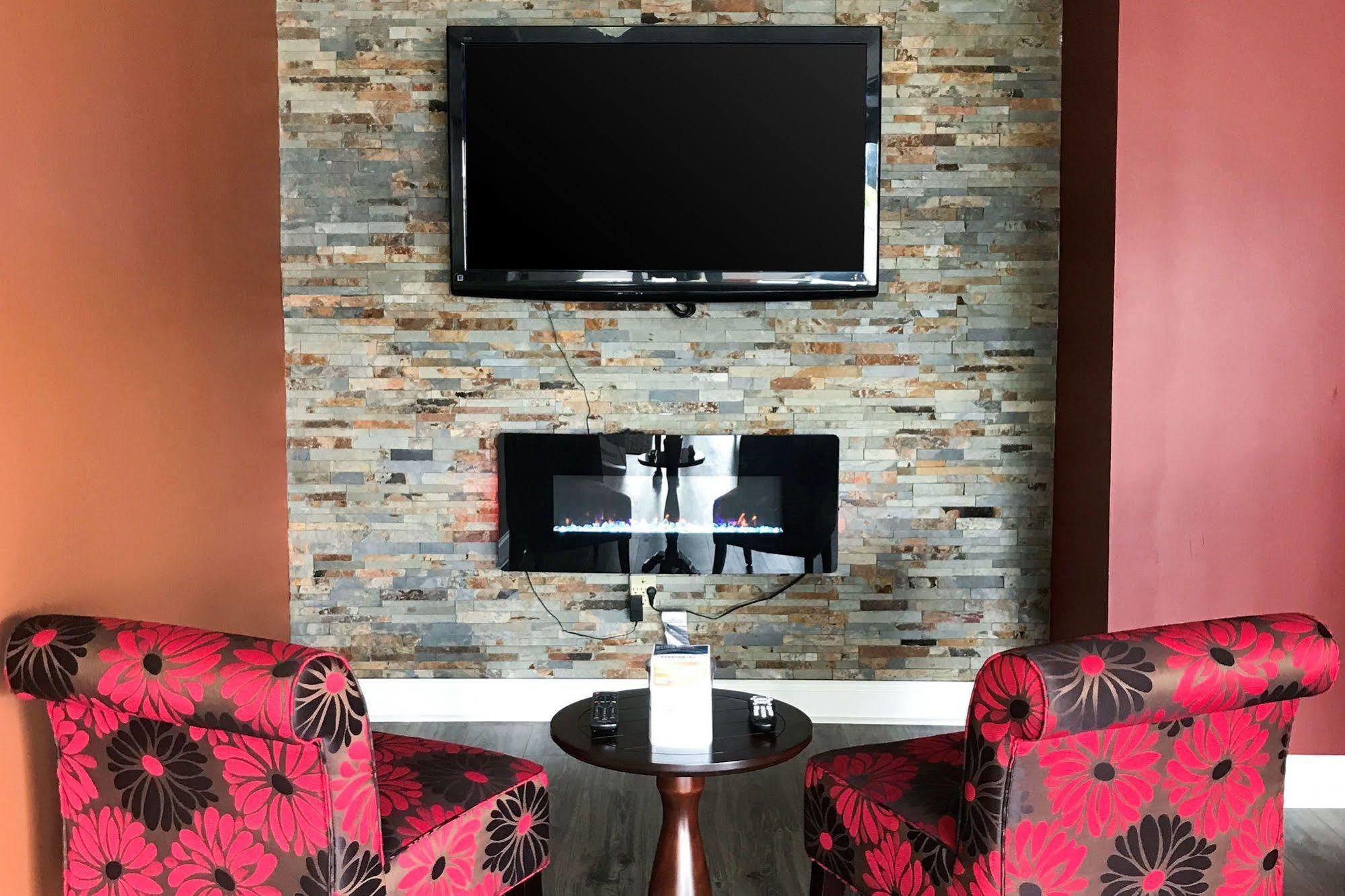 Milan Inn & Suites מראה חיצוני תמונה