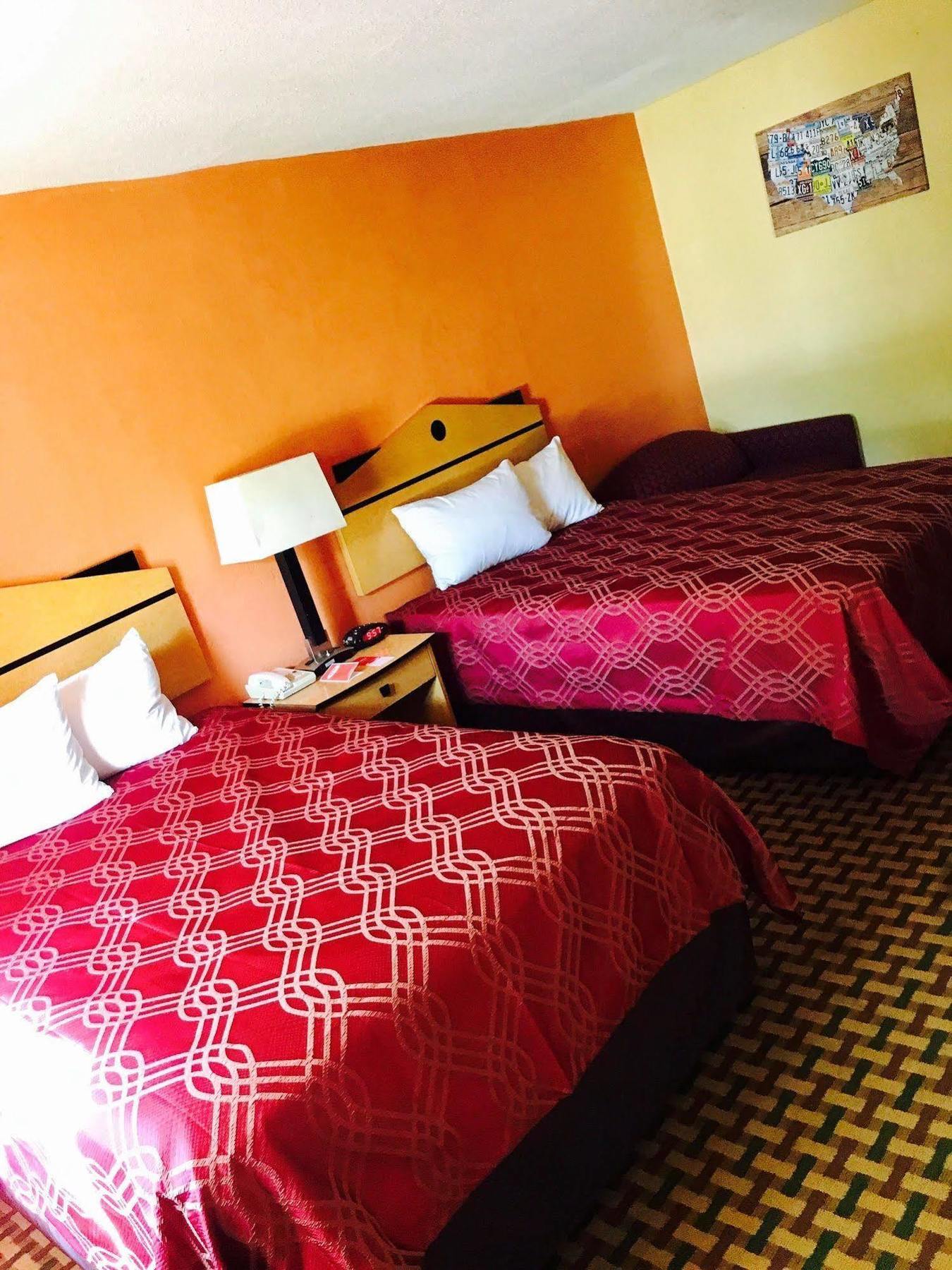 Milan Inn & Suites מראה חיצוני תמונה