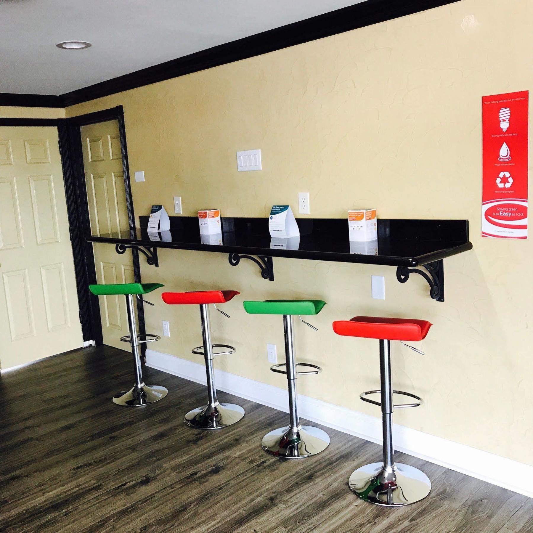 Milan Inn & Suites מראה חיצוני תמונה