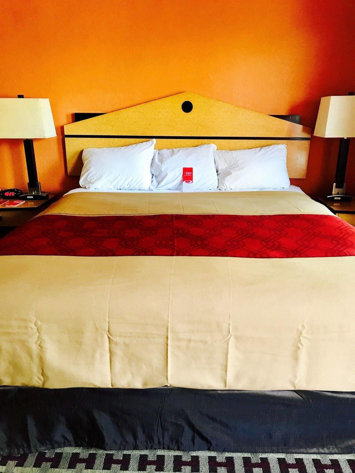 Milan Inn & Suites מראה חיצוני תמונה
