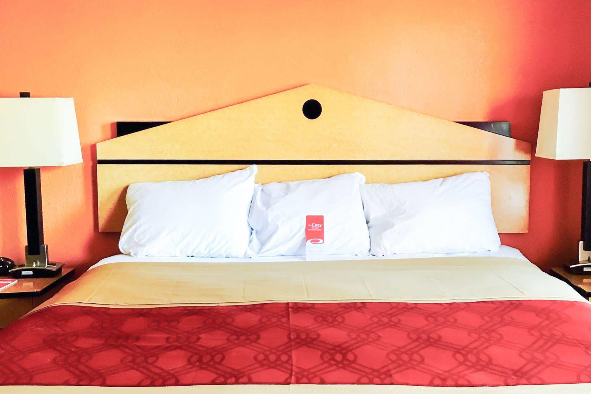 Milan Inn & Suites מראה חיצוני תמונה